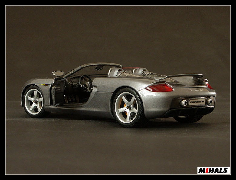 Porsche Carrera GT 01.jpg
